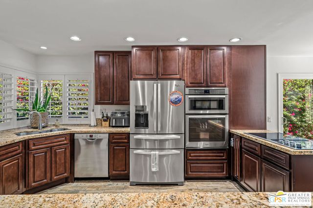 2 Calle Navarros, Rancho Mirage, CA 92270