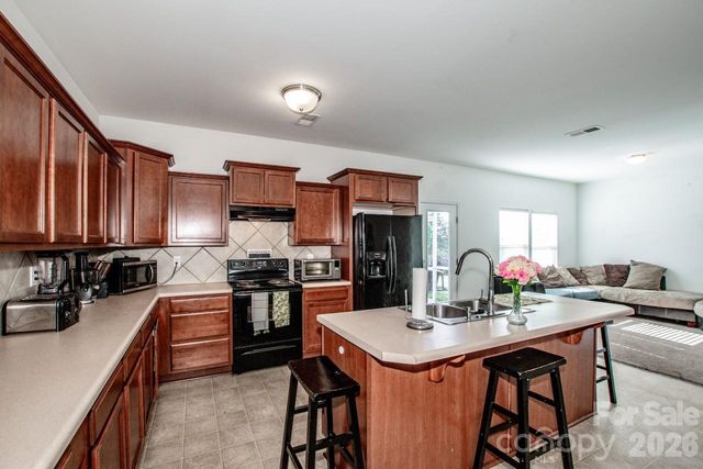 123 Kingsgate Court, Statesville, NC 28625