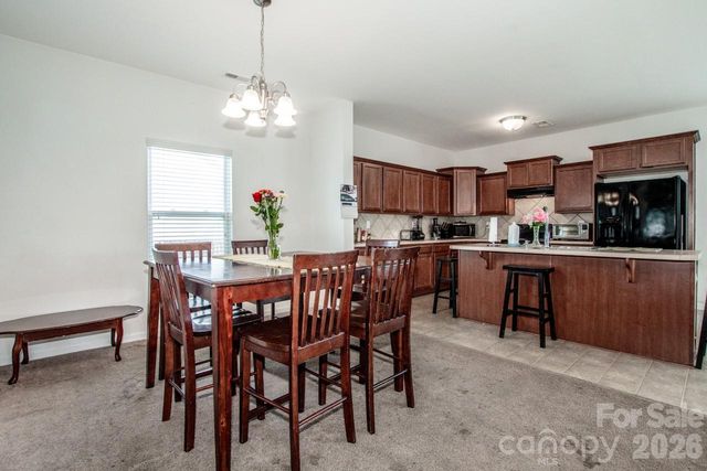 123 Kingsgate Court, Statesville, NC 28625