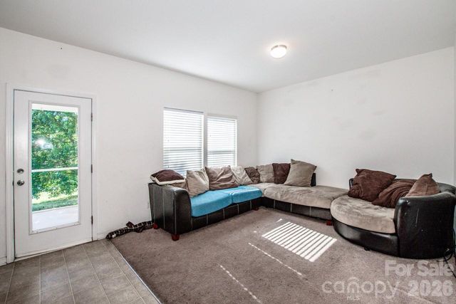 123 Kingsgate Court, Statesville, NC 28625
