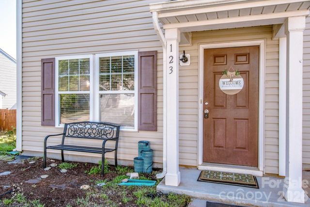 123 Kingsgate Court, Statesville, NC 28625