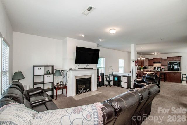 123 Kingsgate Court, Statesville, NC 28625