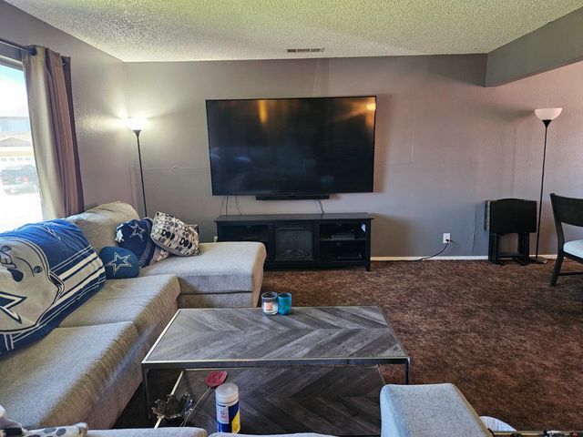 2943 Winston Dr, Stockton, CA 95209