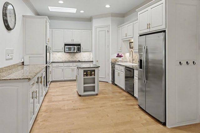 8623 Royalbrook Court, Dallas, TX 75243