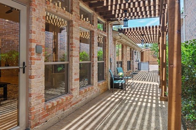 8623 Royalbrook Court, Dallas, TX 75243