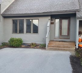 5 Tsienneto Rd Unit 127, Derry, NH 03038