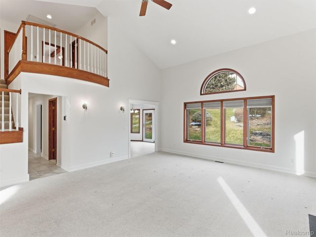 2178 Clinton View Circle, Rochester Hills, MI 48309