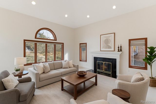 2178 Clinton View Circle, Rochester Hills, MI 48309