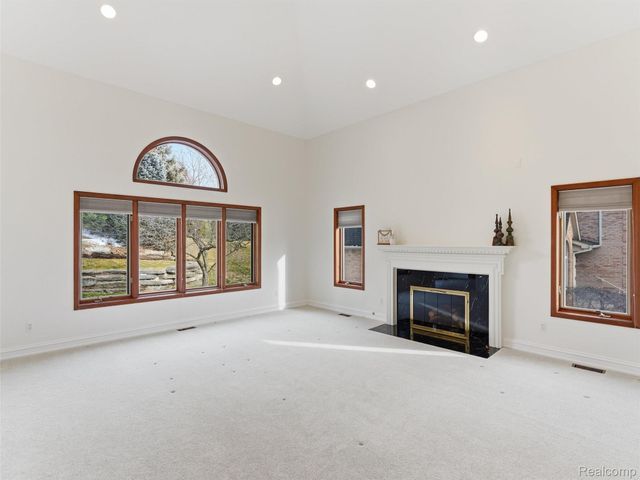 2178 Clinton View Circle, Rochester Hills, MI 48309