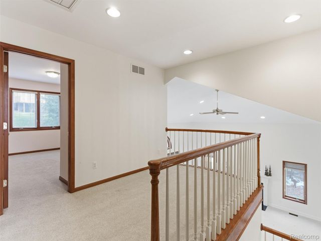 2178 Clinton View Circle, Rochester Hills, MI 48309