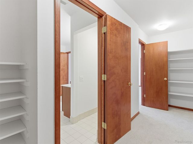 2178 Clinton View Circle, Rochester Hills, MI 48309