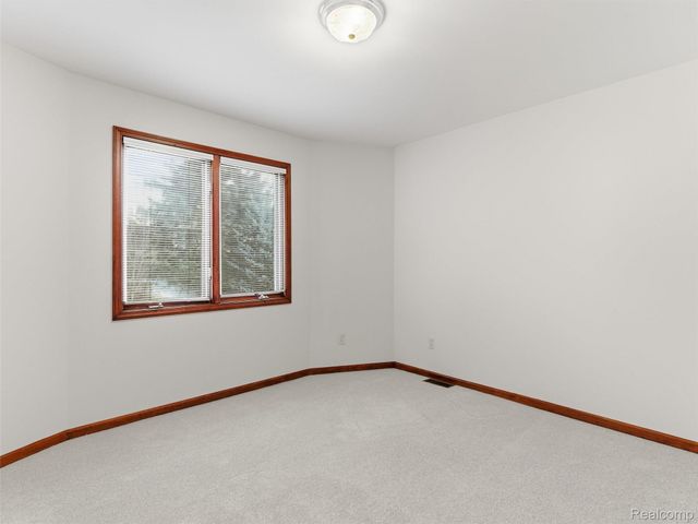 2178 Clinton View Circle, Rochester Hills, MI 48309