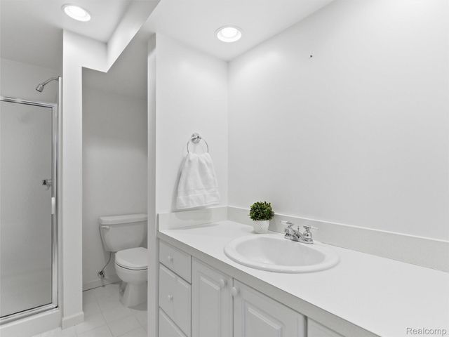 2178 Clinton View Circle, Rochester Hills, MI 48309