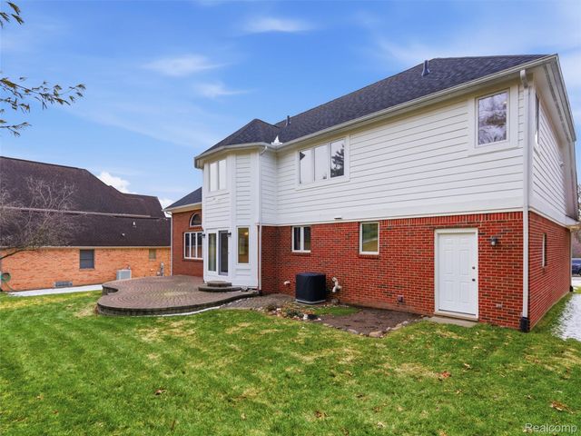 2178 Clinton View Circle, Rochester Hills, MI 48309