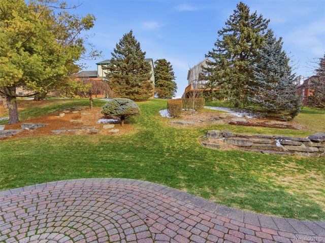 2178 Clinton View Circle, Rochester Hills, MI 48309