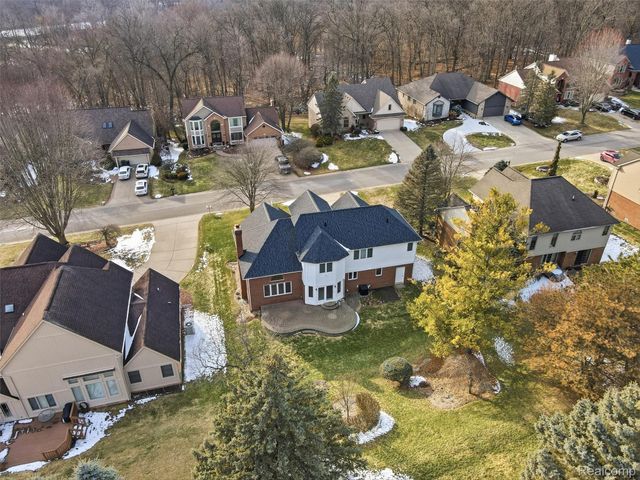 2178 Clinton View Circle, Rochester Hills, MI 48309