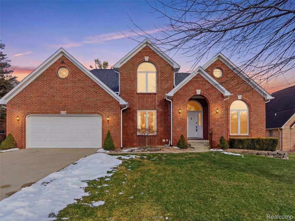 2178 Clinton View Circle, Rochester Hills, MI 48309