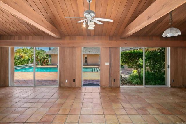 14048 San Pasqual Valley Road, Escondido, CA 92027