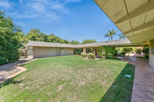 14048 San Pasqual Valley Road, Escondido, CA 92027