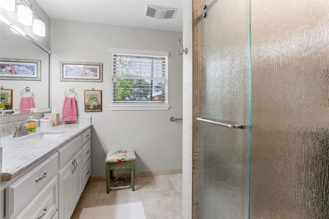 3014 Inwood Drive, Dickinson, TX 77539