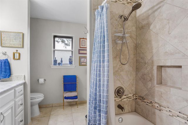 3014 Inwood Drive, Dickinson, TX 77539