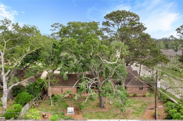 3014 Inwood Drive, Dickinson, TX 77539