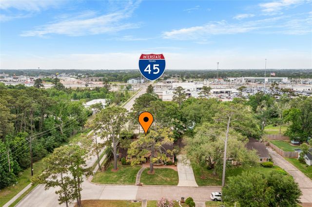 3014 Inwood Drive, Dickinson, TX 77539