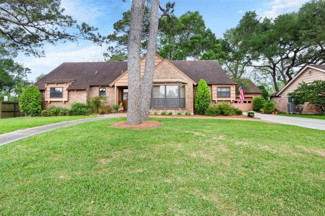 3014 Inwood Drive, Dickinson, TX 77539