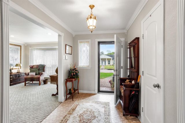 3014 Inwood Drive, Dickinson, TX 77539