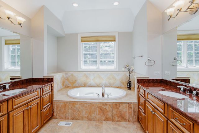 874 Writer Court, Vernon Hills, IL 60061