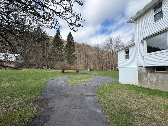 23 Riverside Drive, Roscoe, NY 12776