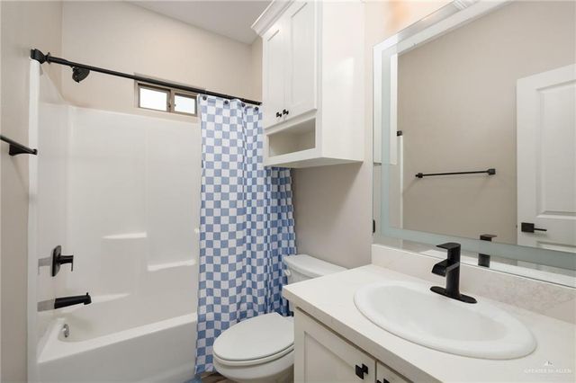 814 Whitewing Street, Alamo, TX 78516