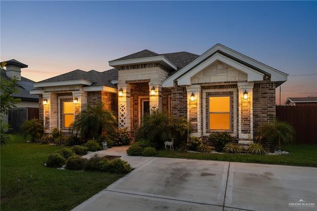 814 Whitewing Street, Alamo, TX 78516