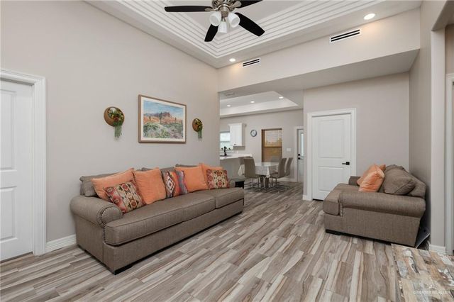 814 Whitewing Street, Alamo, TX 78516