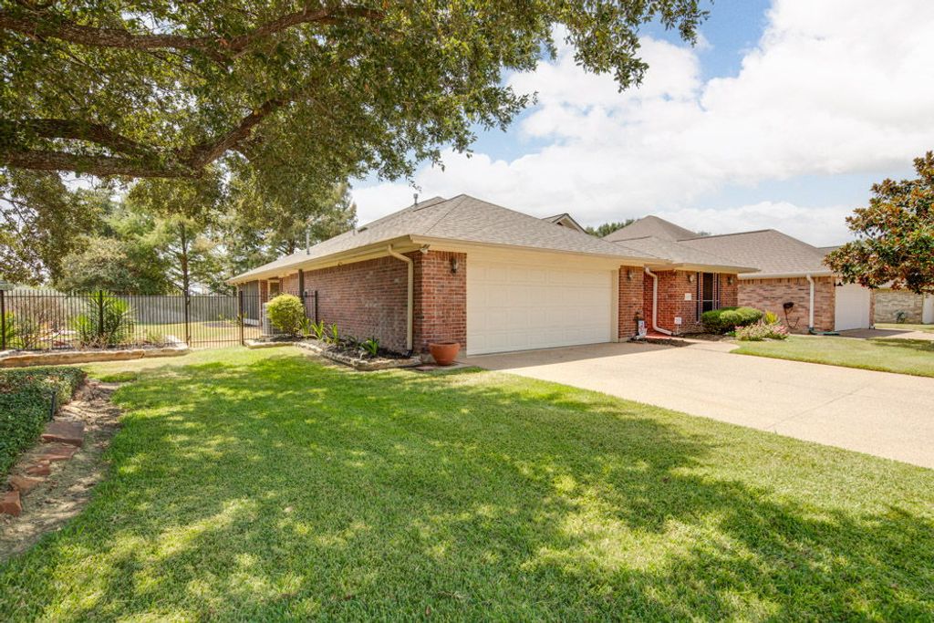 1320 Wilshire Court, College Station, TX 77845 — photo 3