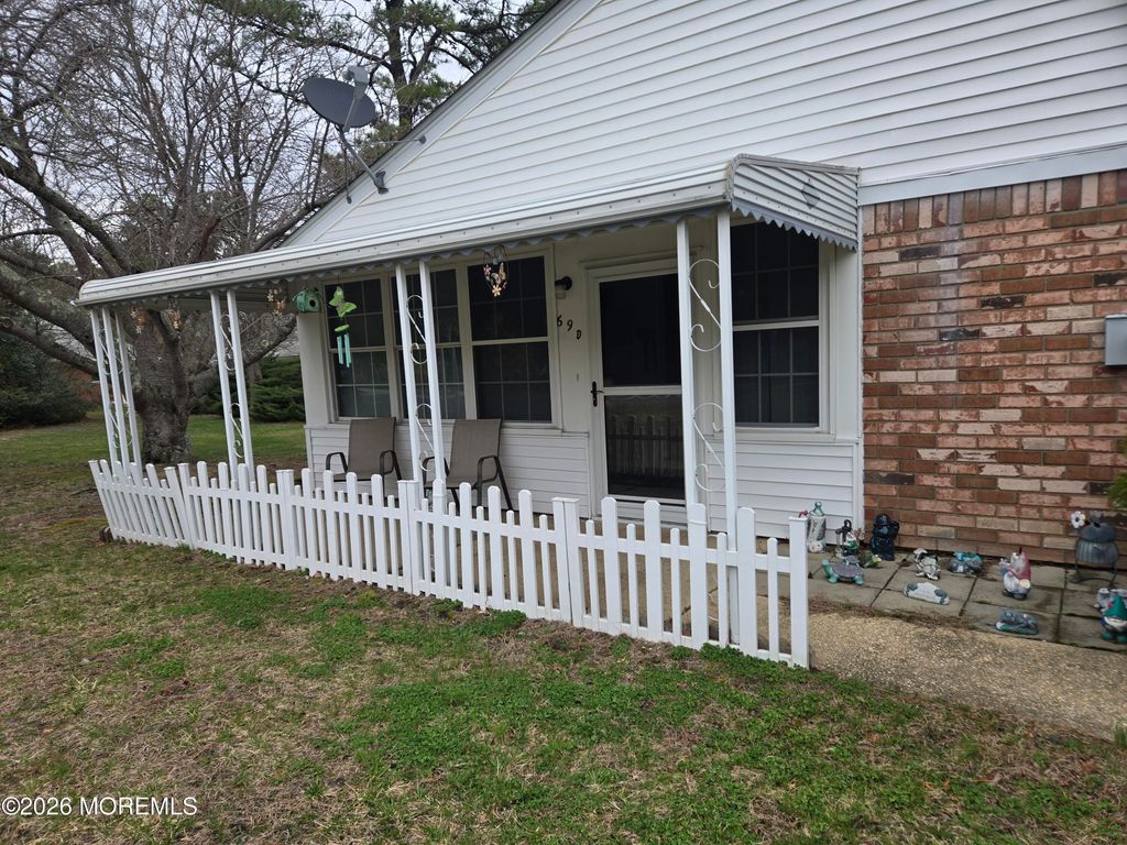 69 D Hope Road, Whiting, NJ 08759