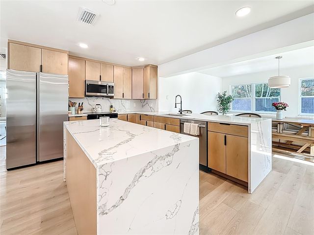 9585 PORTSIDE DRIVE, Seminole, FL 33776