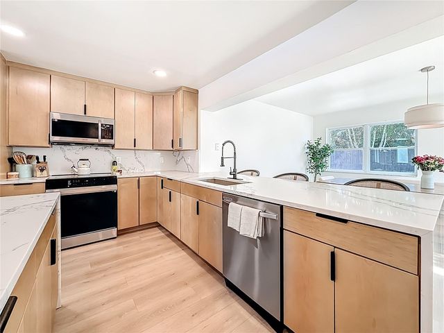 9585 PORTSIDE DRIVE, Seminole, FL 33776