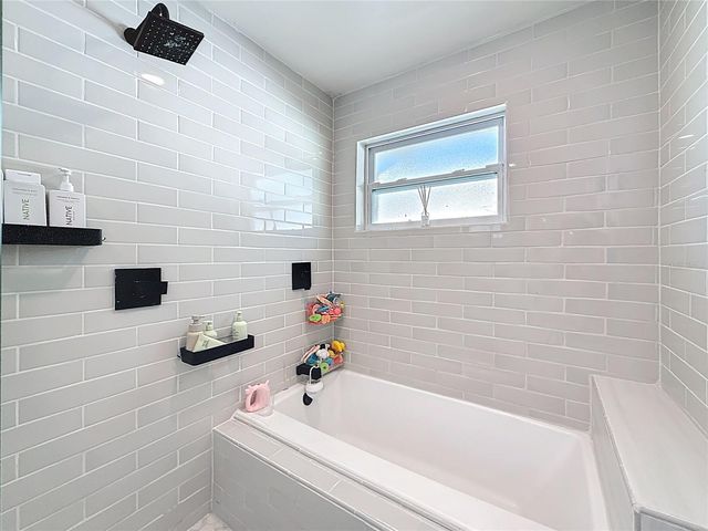 9585 PORTSIDE DRIVE, Seminole, FL 33776