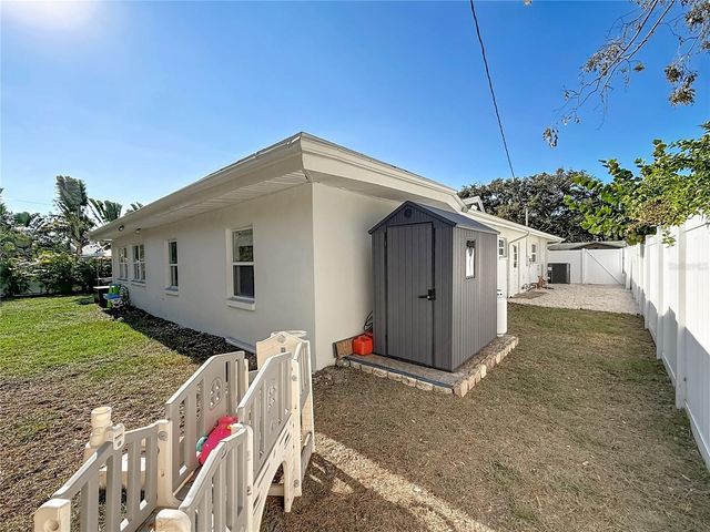 9585 PORTSIDE DRIVE, Seminole, FL 33776