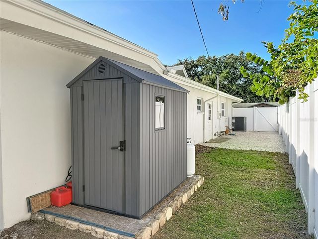 9585 PORTSIDE DRIVE, Seminole, FL 33776