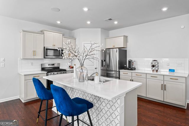 813 Royal Red Court, Mcdonough, GA 30253