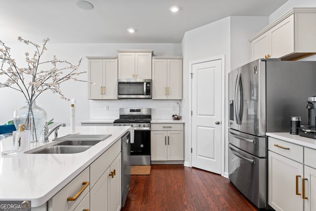 813 Royal Red Court, Mcdonough, GA 30253