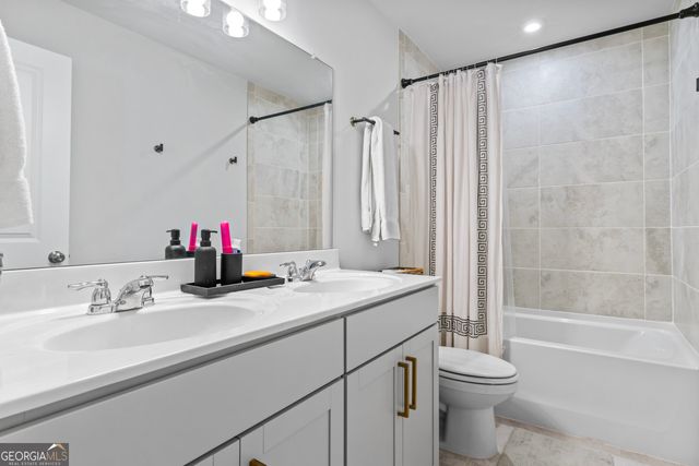 813 Royal Red Court, Mcdonough, GA 30253