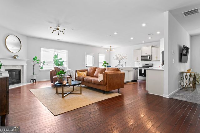 813 Royal Red Court, Mcdonough, GA 30253