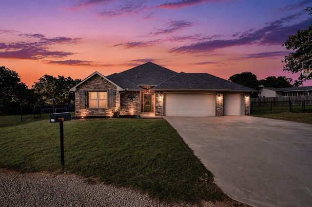 8551 Three Oaks Road, Edmond, OK 73025