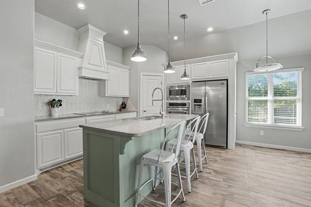 8551 Three Oaks Road, Edmond, OK 73025
