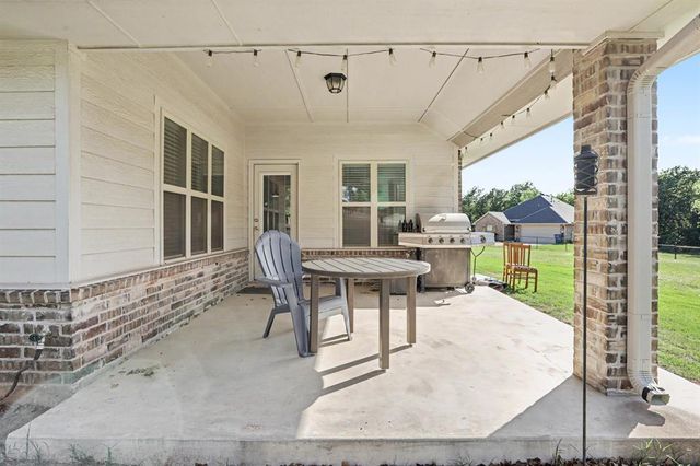 8551 Three Oaks Road, Edmond, OK 73025