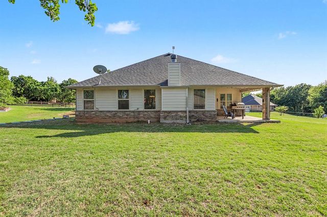 8551 Three Oaks Road, Edmond, OK 73025