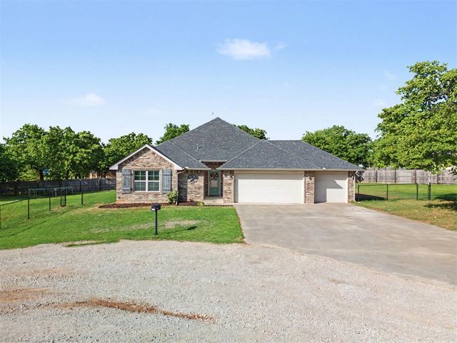 8551 Three Oaks Road, Edmond, OK 73025